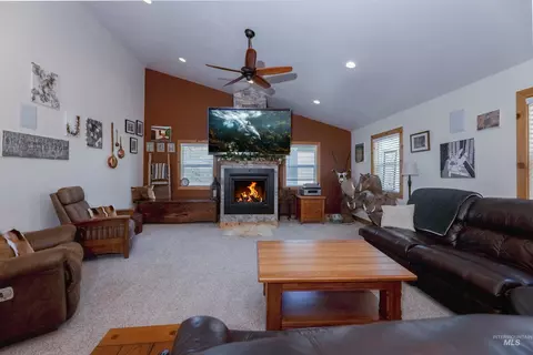 Living - 1057 Nicholson Rd, Potlatch, ID 83855 photo 3 of 4