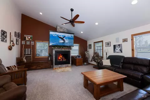 Living - 1057 Nicholson Rd, Potlatch, ID 83855 photo 2 of 4