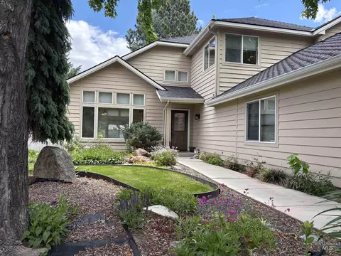 5400 Riffle, Garden City, ID 83714