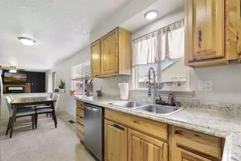 Kitchen - 1708 Bitterroot, Twin Falls, ID 83301 photo 1 of 4