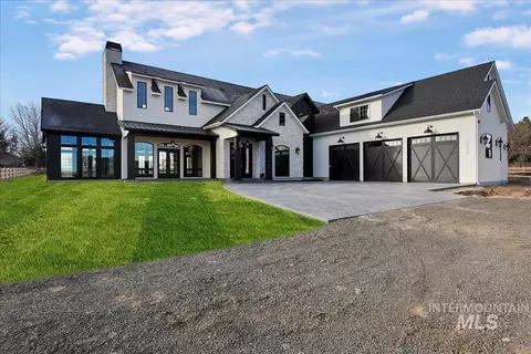 5909 E Greenhill St, Nampa, ID 83687