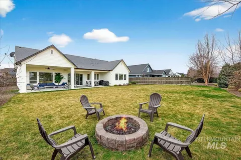 1854 N Tullshire Way, Eagle, ID 83616