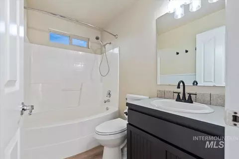 Bath - 12840 Quail Run Ln, Caldwell, ID 83607 photo 1 of 3