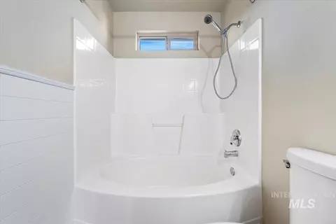 Bath - 12840 Quail Run Ln, Caldwell, ID 83607 photo 2 of 3