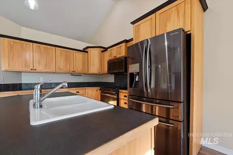 Kitchen - 12840 Quail Run Ln, Caldwell, ID 83607 photo 2 of 3