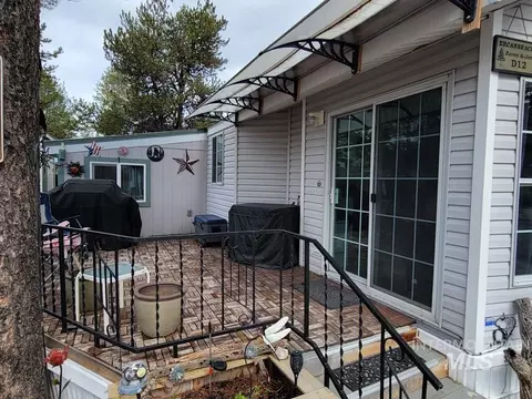 12 D St, Cascade, ID 83611