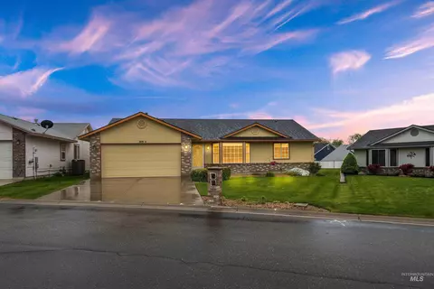 819 N Bristol St, Nampa, ID 83651