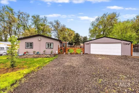 24914 Sunburst Dr, Caldwell, ID 83607
