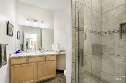 Bath - 2506 E 3707 N, Twin Falls, ID 83301 photo 4 of 6