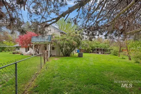 Exterior - 832 W Hialeah Dr, Eagle, ID 83616 photo 8 of 17