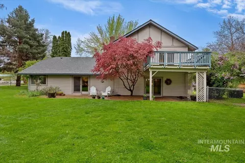 Exterior - 832 W Hialeah Dr, Eagle, ID 83616 photo 10 of 17