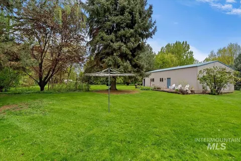 Exterior - 832 W Hialeah Dr, Eagle, ID 83616 photo 11 of 17
