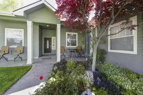 5175 W Tournament Dr, Meridian, ID 83646