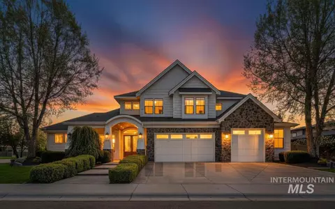 1923 E Golden Oak Ct, Meridian, ID 83646