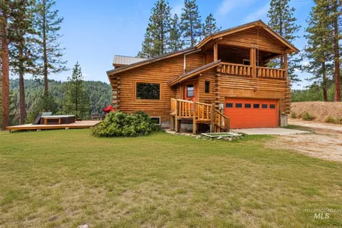 9 Conifer Cir, Boise, ID 83716