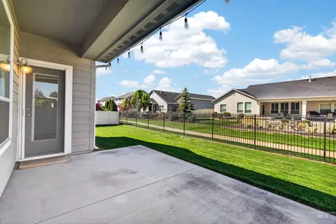 Exterior - 4102 W Spring House Dr, Eagle, ID 83616 photo 4 of 9