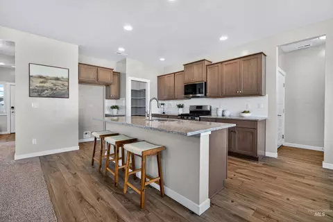 Kitchen - 4102 W Spring House Dr, Eagle, ID 83616 photo 2 of 6