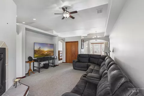 Living - 1558 Brookside Loop, Twin Falls, ID 83301 photo 3 of 3