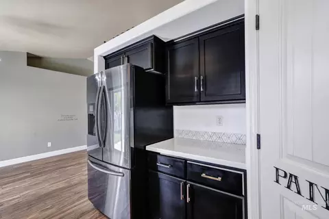Kitchen - 446 Noble St, Twin Falls, ID 83301 photo 2 of 2