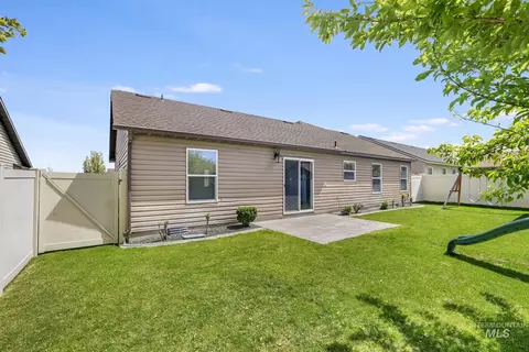 Exterior - 446 Noble St, Twin Falls, ID 83301 photo 4 of 7