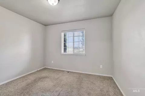 Bedroom - 446 Noble St, Twin Falls, ID 83301 photo 2 of 4