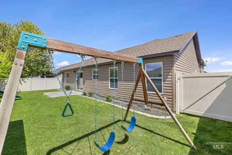 Exterior - 446 Noble St, Twin Falls, ID 83301 photo 5 of 7
