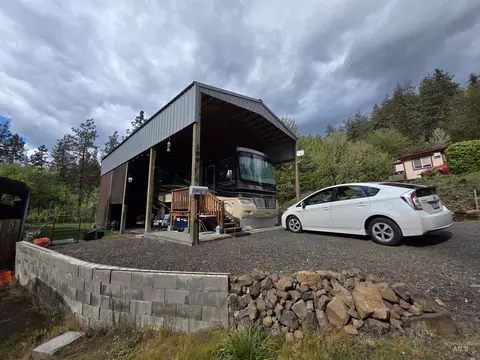 199 Chief Looking Glass Ln, Kamiah, ID 83536