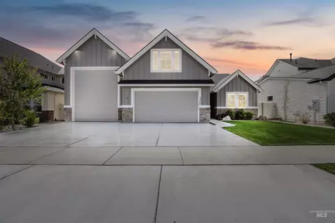 1360 E Azan St, Meridian, ID 83646