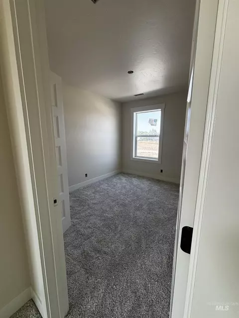 Bedroom - 933 E Coventry Ln, Burley, ID 83318 photo 2 of 5