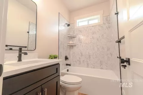 Bath - 933 E Coventry Ln, Burley, ID 83318 photo 2 of 2