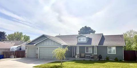 1557 NE Cinder Loop, Mountain Home, ID 83647