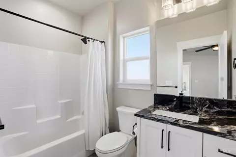 Bath - 3872 N 3560 E, Kimberly, ID 83341 photo 5 of 5