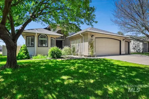 1727 N Vinifera Pl, Kuna, ID 83634