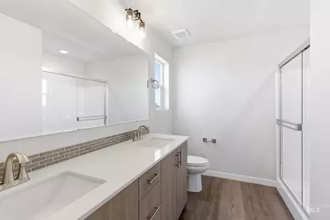 Bath - 7391 W Trumbull Ct, Eagle, ID 83616 photo 3 of 3