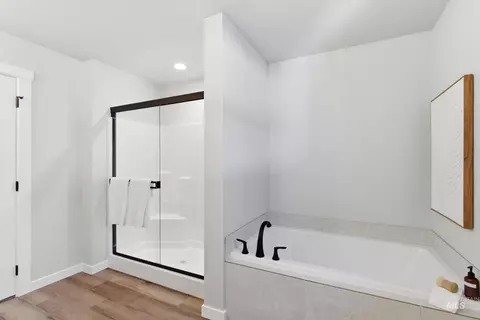 Bath - 7447 W Trumbull Ct, Eagle, ID 83616 photo 6 of 6