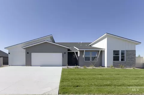 8203 E Cool River Lp, Nampa, ID 83687