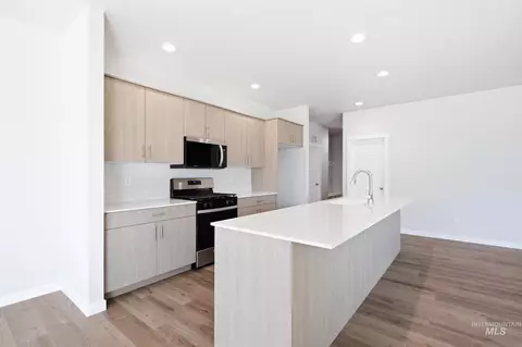 Kitchen - 8381 E Cool River Lp, Nampa, ID 83687 photo 2 of 3