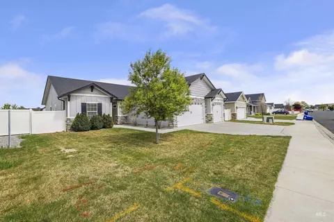 Exterior - 1082 White Birch Ave, Twin Falls, ID 83301 photo 3 of 5