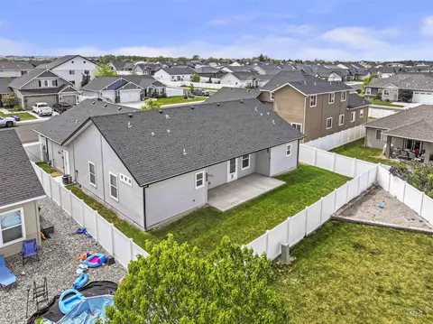 View/Area - 1082 White Birch Ave, Twin Falls, ID 83301 photo 3 of 9