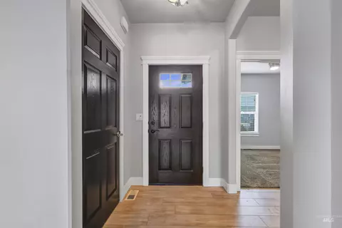 Entry Way - 1082 White Birch Ave, Twin Falls, ID 83301 photo 1 of 3