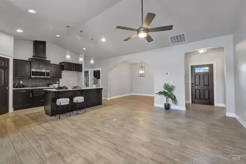Entry Way - 1082 White Birch Ave, Twin Falls, ID 83301 photo 2 of 3