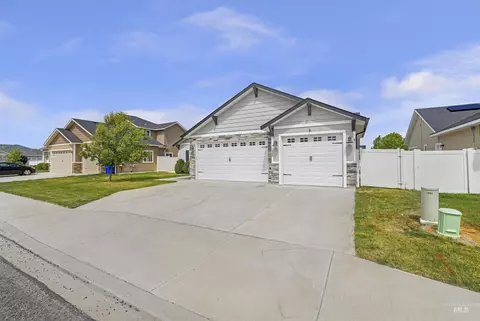 Exterior - 1082 White Birch Ave, Twin Falls, ID 83301 photo 1 of 5