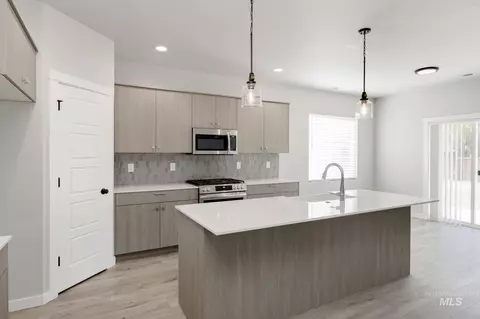 Kitchen - 8357 E Cool River Lp, Nampa, ID 83687 photo 2 of 4