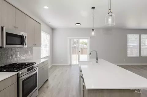 Kitchen - 8357 E Cool River Lp, Nampa, ID 83687 photo 3 of 4