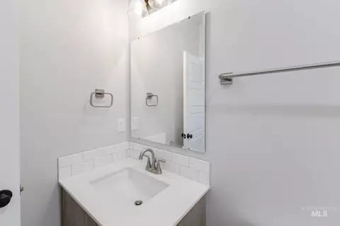 Bath - 8357 E Cool River Lp, Nampa, ID 83687 photo 1 of 4