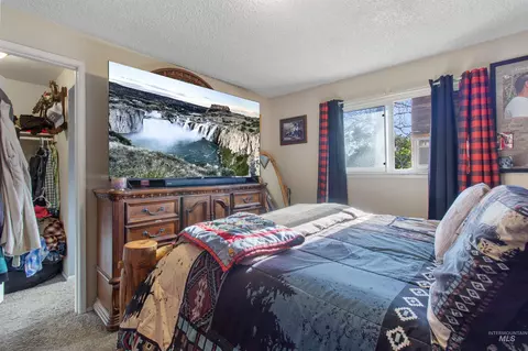 Bedroom - 636 Main St N, Hansen, ID 83334 photo 2 of 5