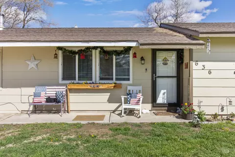 Exterior - 636 Main St N, Hansen, ID 83334 photo 1 of 11
