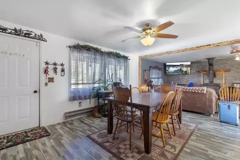 Dining - 636 Main St N, Hansen, ID 83334 photo 1 of 4