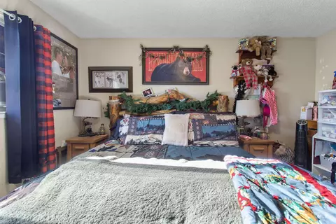 Bedroom - 636 Main St N, Hansen, ID 83334 photo 3 of 5