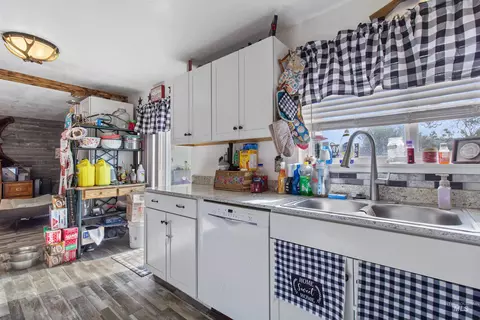 Kitchen - 636 Main St N, Hansen, ID 83334 photo 3 of 5